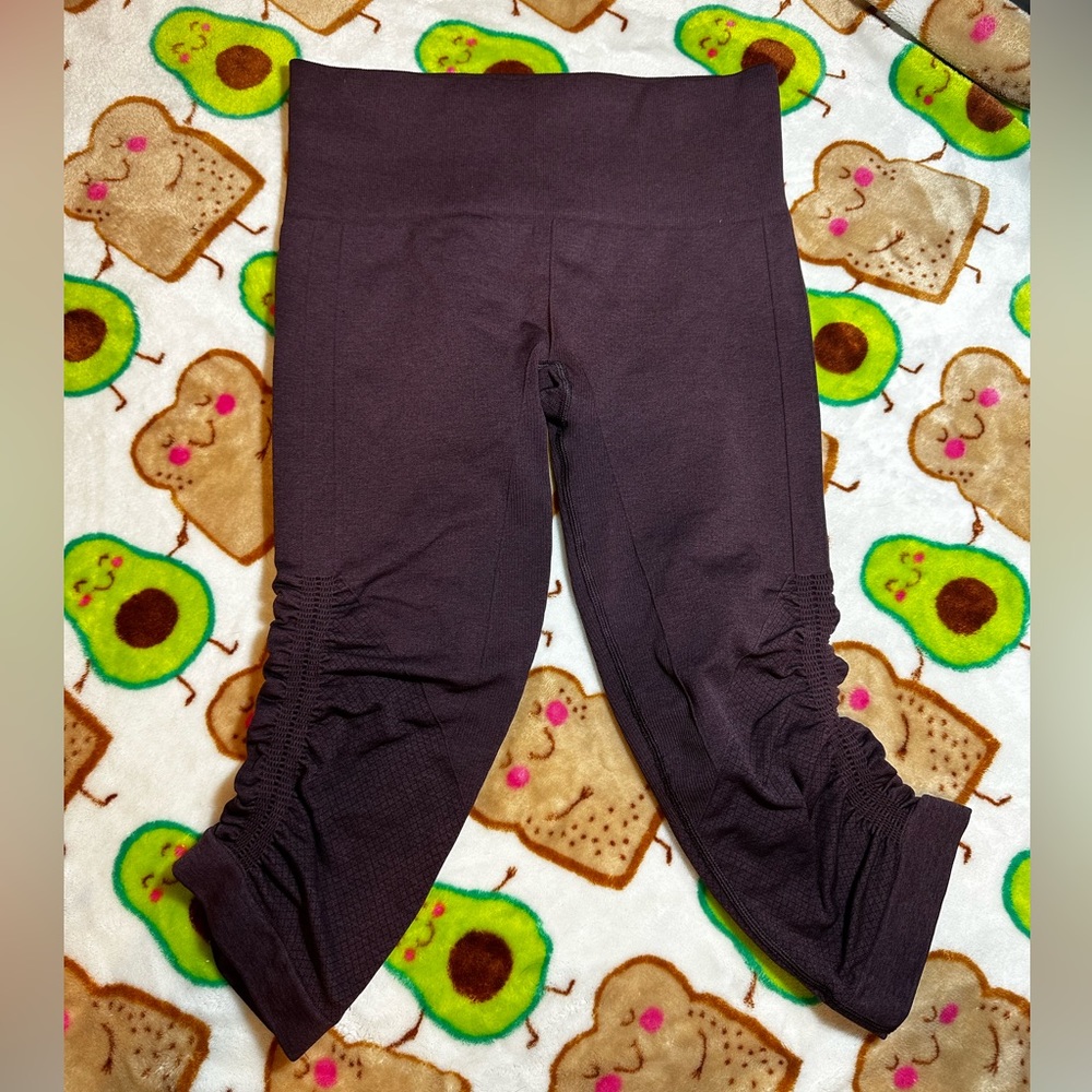 Lululemon cropped leggings size 4